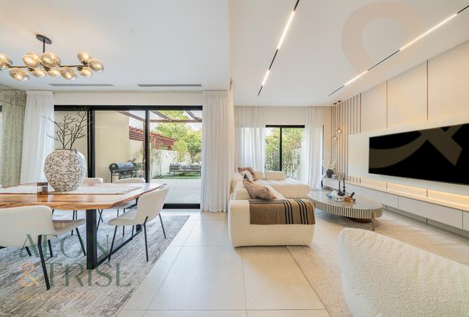 Upgraded 3 Bed | Single row | Vacant on transfer