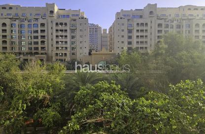 Apartment - 1 - 2 for sale in Al Sarrood - Shoreline Apartments - Palm Jumeirah - Dubai