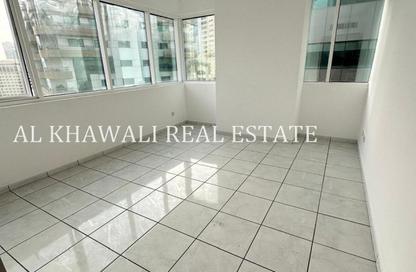 Apartment - 3 Bedrooms - 3 Bathrooms for rent in Al Fardan Centre - Al Majaz 3 - Al Majaz - Sharjah