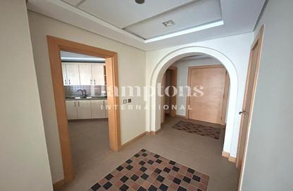 Apartment - 4 Bedrooms - 3 Bathrooms for rent in Al Das - Shoreline Apartments - Palm Jumeirah - Dubai