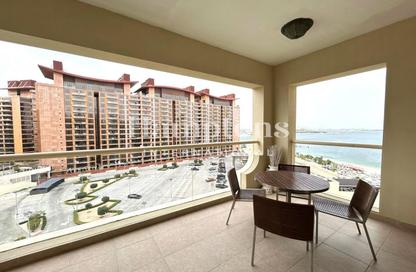 Apartment - 4 Bedrooms - 3 Bathrooms for rent in Al Das - Shoreline Apartments - Palm Jumeirah - Dubai