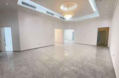 Villa - 5 Bedrooms - 5 Bathrooms for rent in Al Aweer 1 - Al Aweer - Dubai Villa - 5 Bedrooms - 5 Bathrooms for rent in Al Aweer 1 - Al Aweer - Dubai