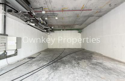 Shop - Studio for rent in Titanium Tower - Al Karama - Bur Dubai - Dubai
