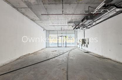 Shop - Studio for rent in Titanium Tower - Al Karama - Bur Dubai - Dubai