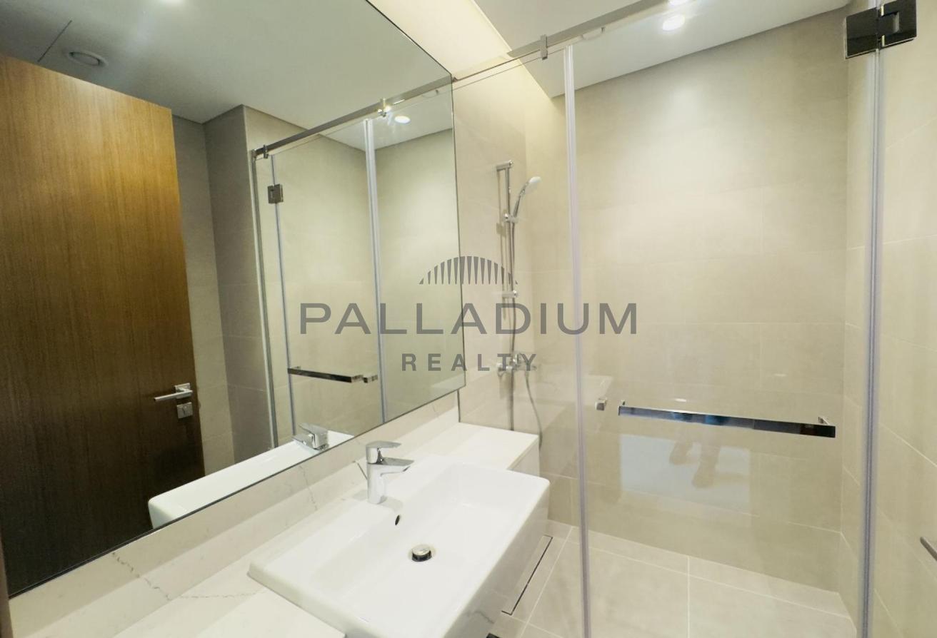 Upgraded Unit | 2BR | Full Canal View photo 12