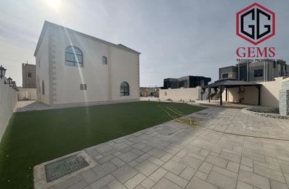 Villa - 4 - 5 for rent in Al Aweer 1 - Al Aweer - Dubai