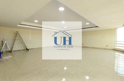 Apartment - 3 Bedrooms - 4 Bathrooms for rent in Hamdan Street - Abu Dhabi