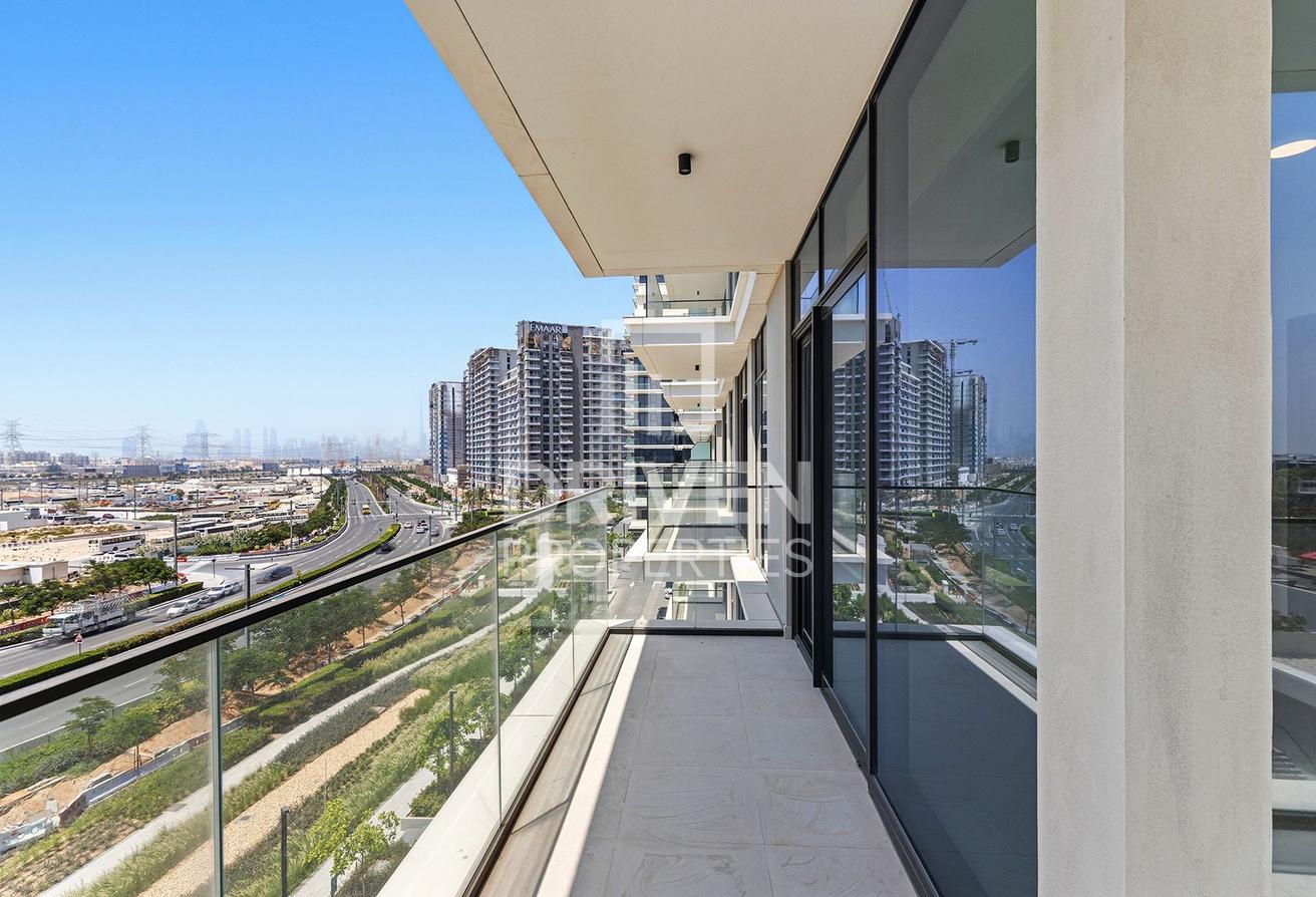 Desirable Brand New Unit | High Floor | Vacant photo 13