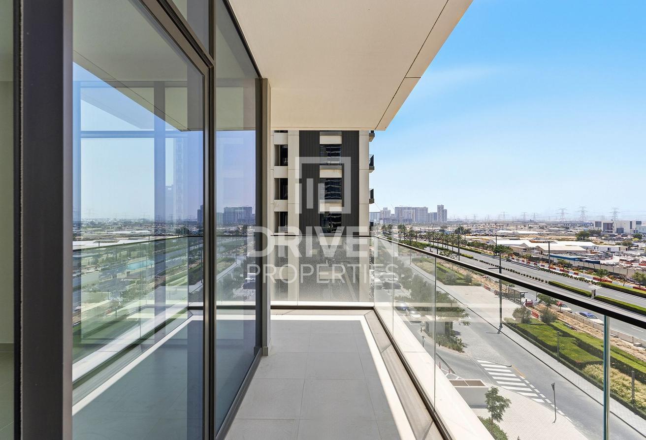 Desirable Brand New Unit | High Floor | Vacant photo 12