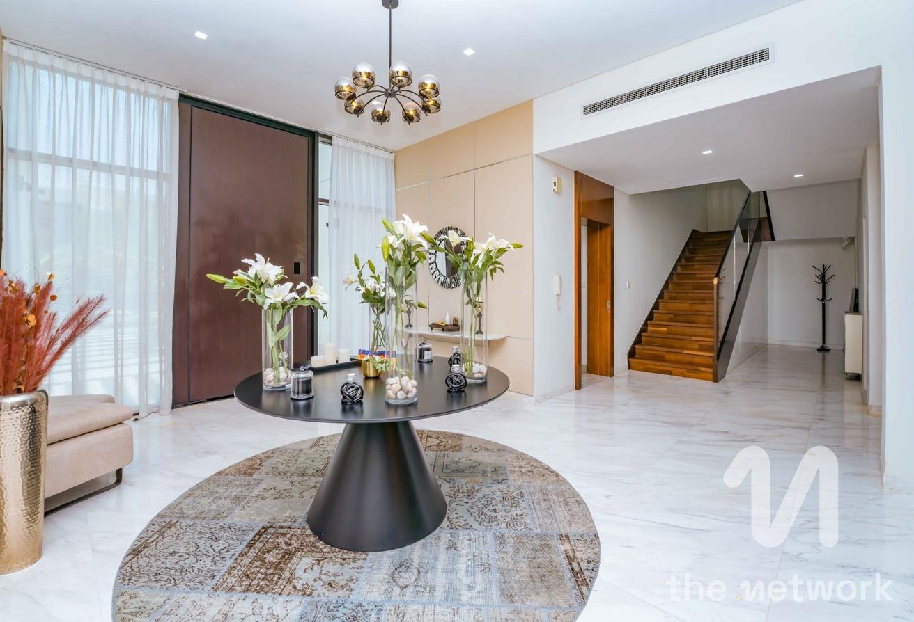 Stunning 6-Bed | Ready to Rent | Furnished photo 5