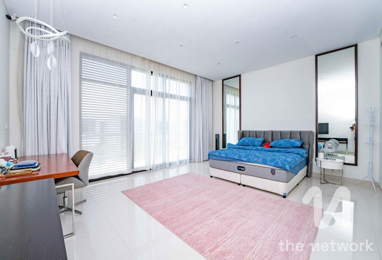 Stunning 6-Bed | Ready to Rent | Furnished photo 11