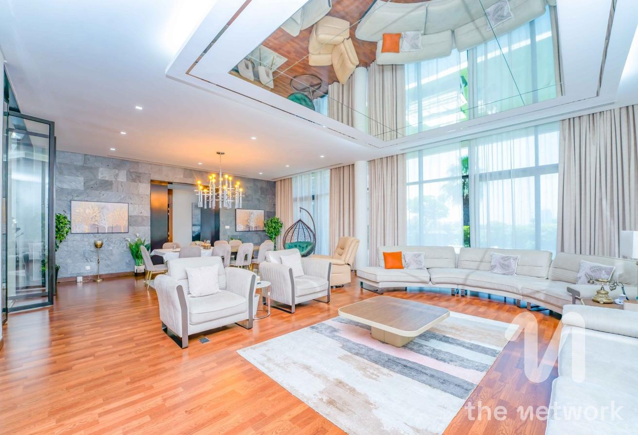 Stunning 6-Bed | Ready to Rent | Furnished photo 6