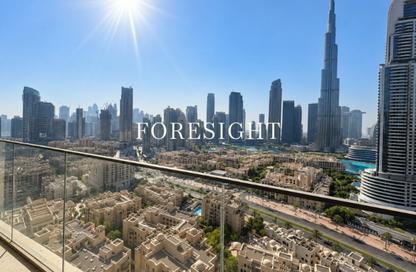 Apartment - 2 - 3 for rent in Burj Royale - Downtown Dubai - Dubai