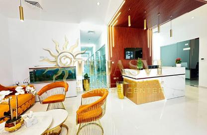 Office Space - Studio - 1 Bathroom for rent in Red Avenue - Al Garhoud - Dubai