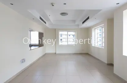 شقة - 2 غرف نوم - 3 حمامات للايجار في برج بن هندي - منخول - بر دبي - دبي