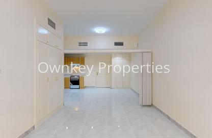 Apartment - Studio - 1 for rent in Golden Sands 12 - Al Mankhool - Bur Dubai - Dubai