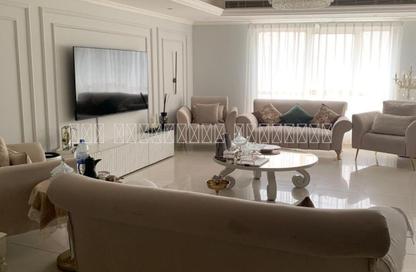 Apartment - 4 Bedrooms - 5 Bathrooms for sale in Al Majaz 3 - Al Majaz - Sharjah Apartment - 4 Bedrooms - 5 Bathrooms for sale in Al Majaz 3 - Al Majaz - Sharjah