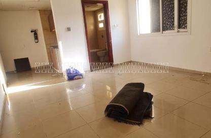 Apartment - Studio - 1 Bathroom for rent in Al Butina 9 Building - Al Butina - Sharjah Apartment - Studio - 1 Bathroom for rent in Al Butina 9 Building - Al Butina - Sharjah