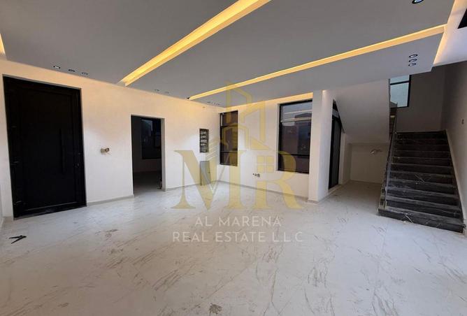 102842315 - Property Image 3