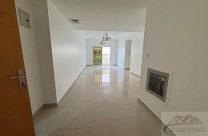 Apartment - 3 Bedrooms - 3 Bathrooms for rent in Muweileh Community - Muwaileh Commercial - Sharjah