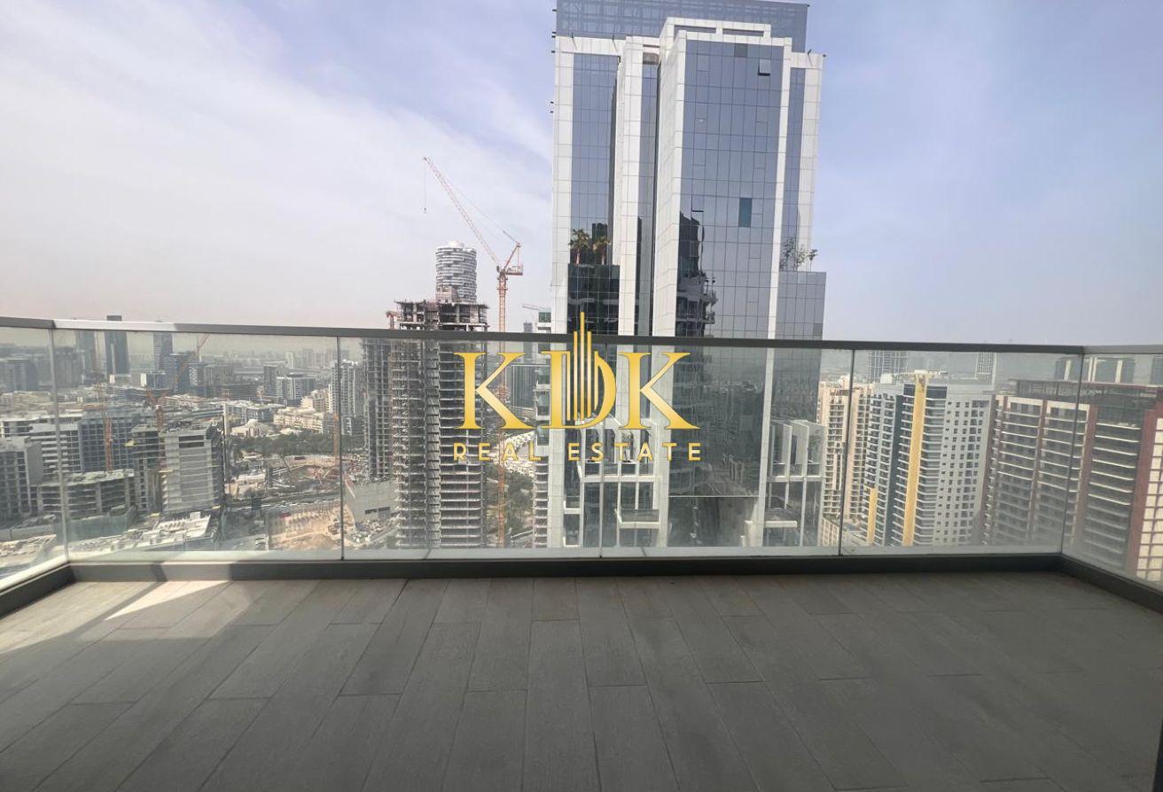 1BR | Alpha Green Tower | Skyline View Balcony photo 8