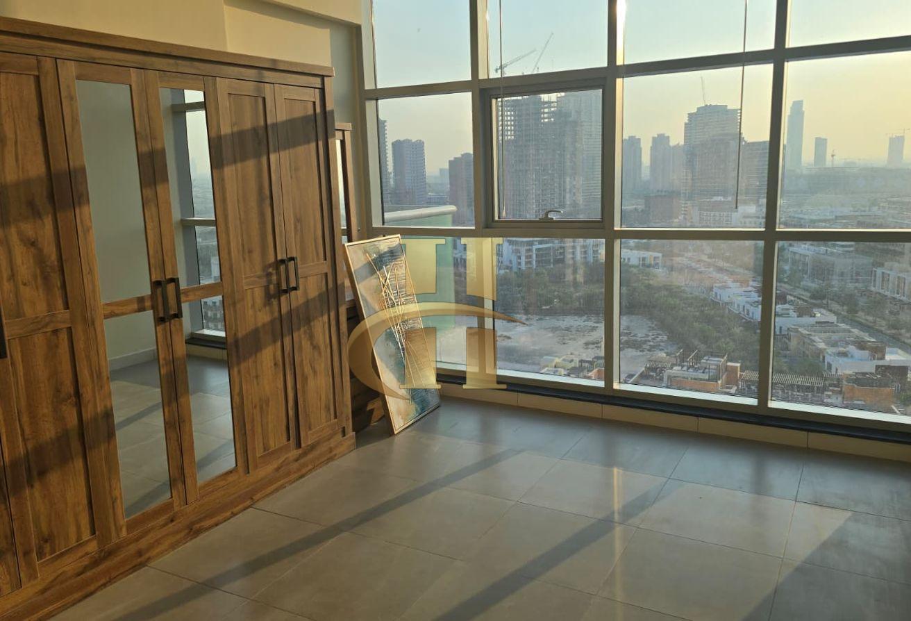Ready to Move in | Pool View | Book Now photo 5