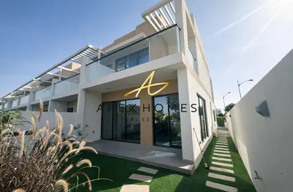 Townhouse - 4 Bedrooms - 3 Bathrooms for sale in Park Residences 4 - Park Residences - DAMAC Hills - Dubai Townhouse - 4 Bedrooms - 3 Bathrooms for sale in Park Residences 4 - Park Residences - DAMAC Hills - Dubai