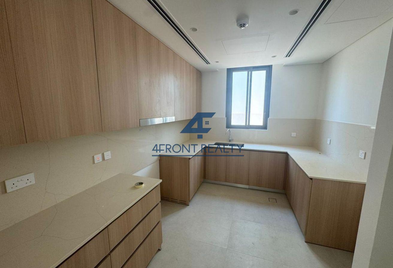 Central Park Backing|Opposite Pool| Expansive Plot photo 4