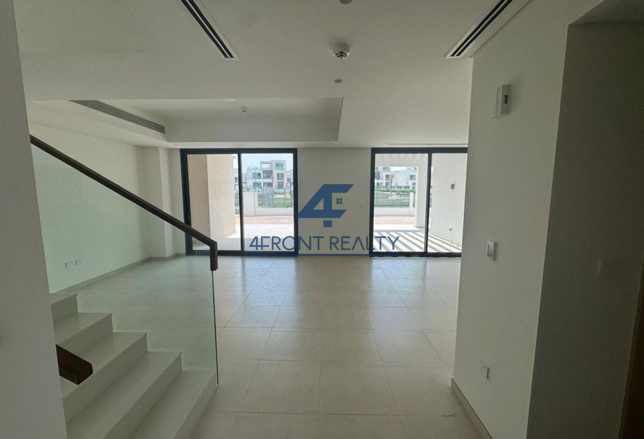 Central Park Backing|Opposite Pool| Expansive Plot photo 5