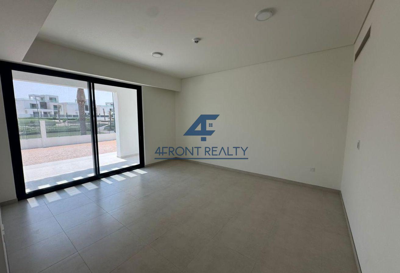 Central Park Backing|Opposite Pool| Expansive Plot photo 8