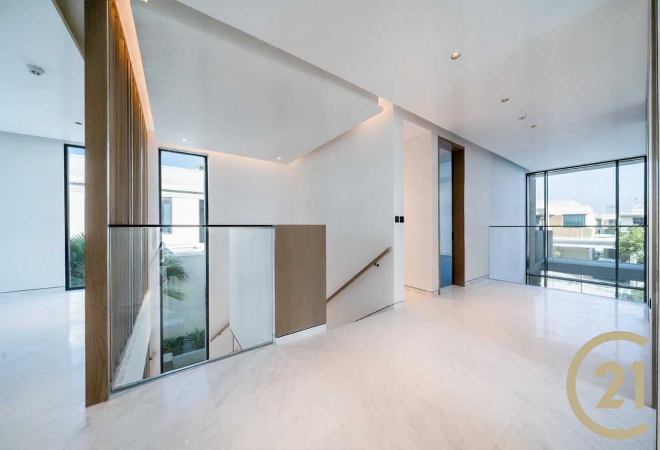 Quiet Location l Upgraded | Vacant photo 9