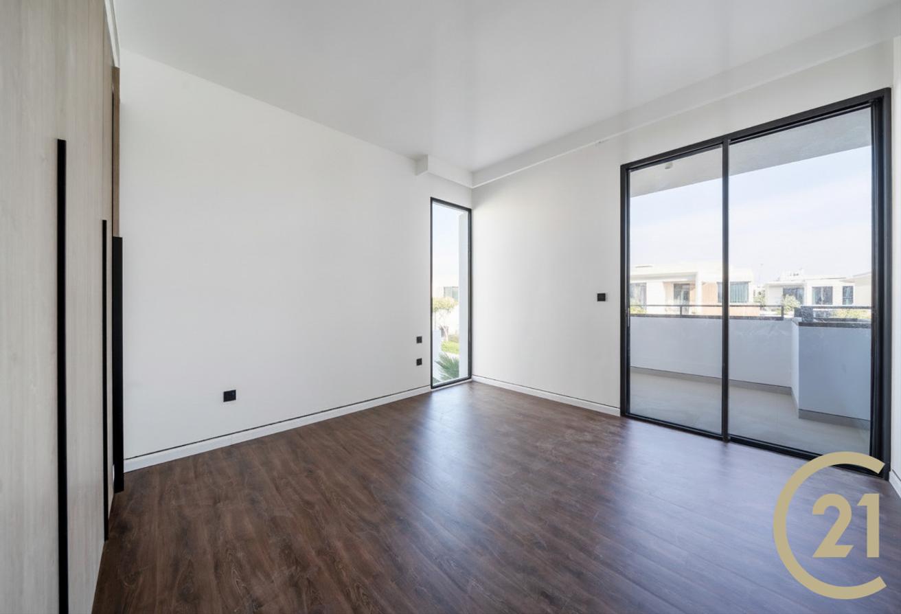 Quiet Location l Upgraded | Vacant photo 10