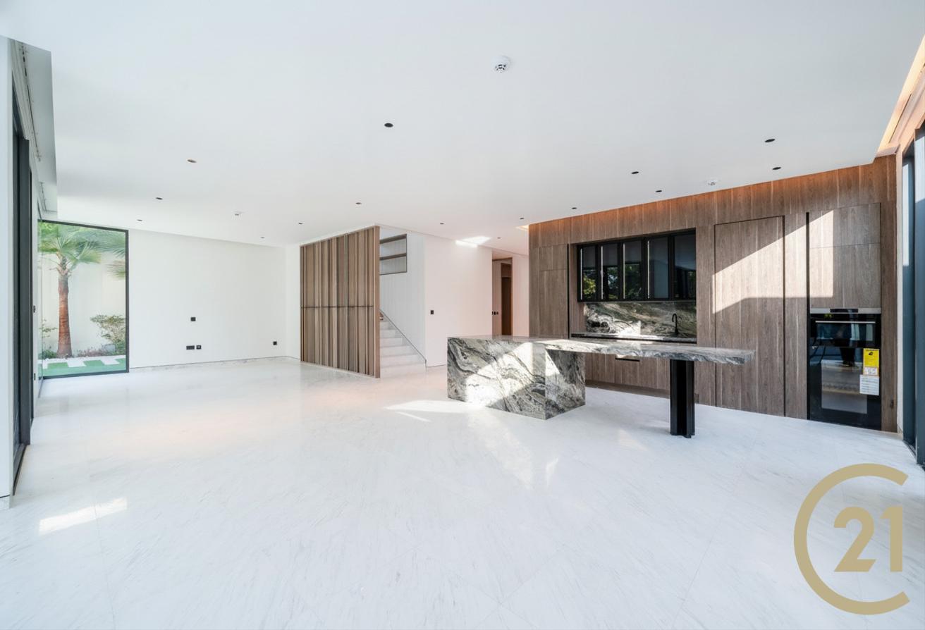 Quiet Location l Upgraded | Vacant photo 13