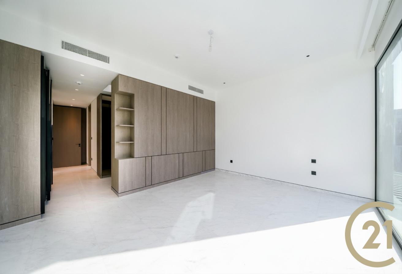 Quiet Location l Upgraded | Vacant photo 14