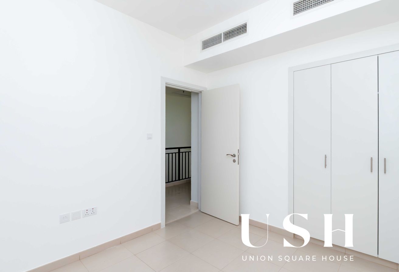 3 bedroom townhouse in Noor Townhouses, Town Square: 7