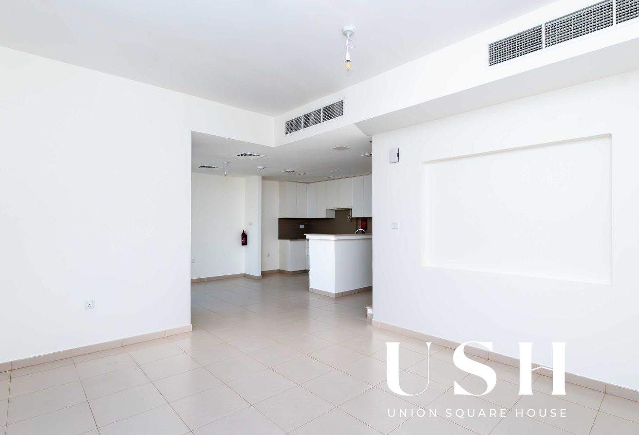 3 bedroom townhouse in Noor Townhouses, Town Square: 5