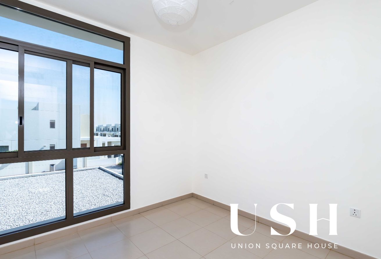 3 bedroom townhouse in Noor Townhouses, Town Square: 11
