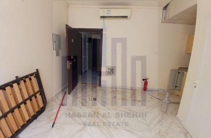 Apartment - Studio - 1 Bathroom for rent in Fire Station Road - Muwaileh - Sharjah Apartment - Studio - 1 Bathroom for rent in Fire Station Road - Muwaileh - Sharjah