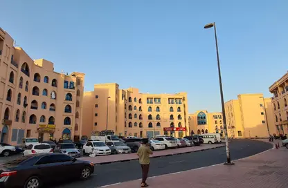 متجر - استوديو - 1 حمام للايجار في O01 - طراز فارسي - المدينة العالمية - دبي