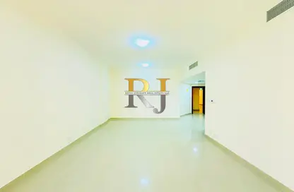 Apartment - 4 Bedrooms - 4 Bathrooms for rent in Golden Sands 9 - Mankhool - Bur Dubai - Dubai
