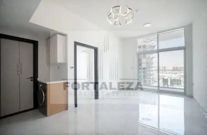 شقة - غرفة نوم - 1 حمام للايجار في سكايز من دانوب - ارجان - دبي