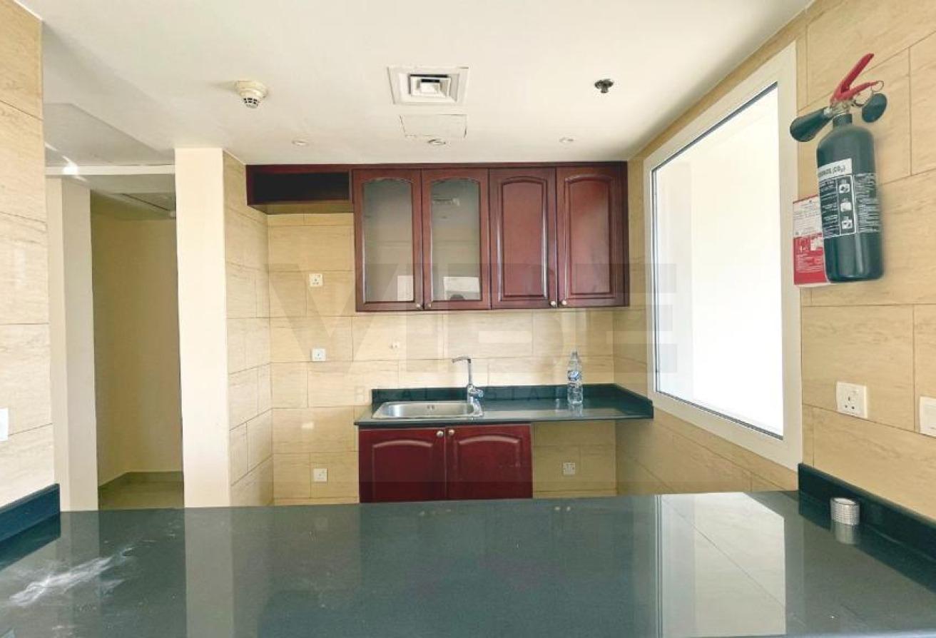 Spacious 1BR | Pool and Gym | Royal Breeze 1