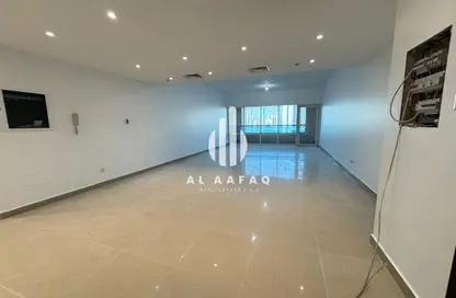 Apartment - 3 Bedrooms - 4 Bathrooms for rent in Al Mamzar - Al Mamzar - Sharjah - Sharjah