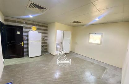 Apartment - 2 Bedrooms - 2 Bathrooms for rent in Shakhbout City - Abu Dhabi