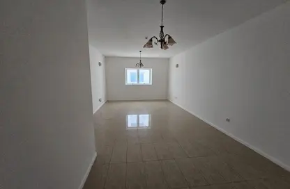 شقة - 2 غرف نوم - 3 حمامات للايجار في المجاز 2 - المجاز - الشارقة