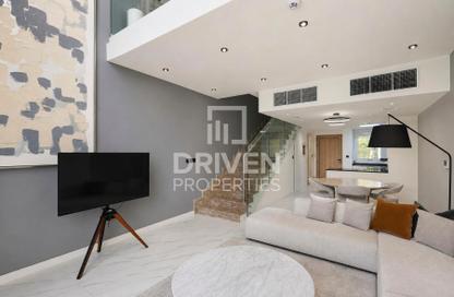 Townhouse - 2 - 3 for rent in Rukan - Dubai