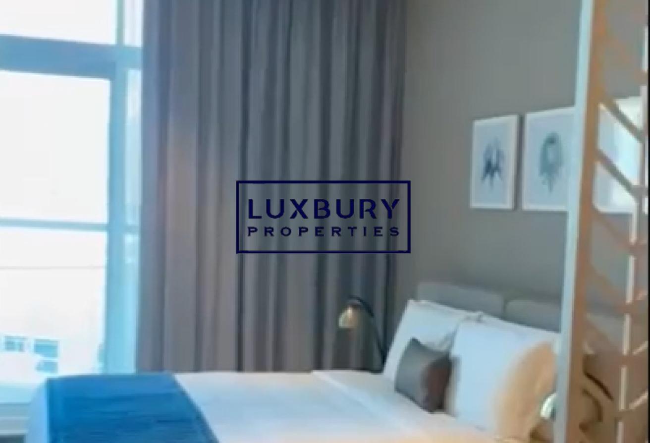 FULLY FURNISHED | WATERFRONT | PRIME LOCATION photo 8