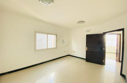 Apartment - 2 Bedrooms - 2 Bathrooms for rent in Khalifa Street - Central District - Al Ain Apartment - 2 Bedrooms - 2 Bathrooms for rent in Khalifa Street - Central District - Al Ain