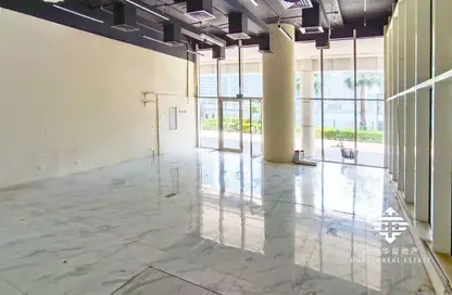 Retail - Studio for rent in Lake Central - Business Bay - Dubai