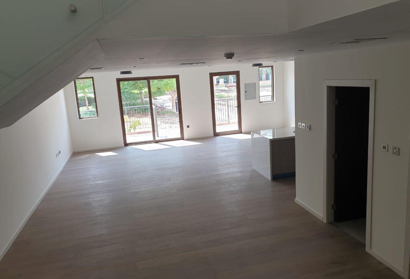 Ready to move outstanding Duplex ! large terrace photo 6